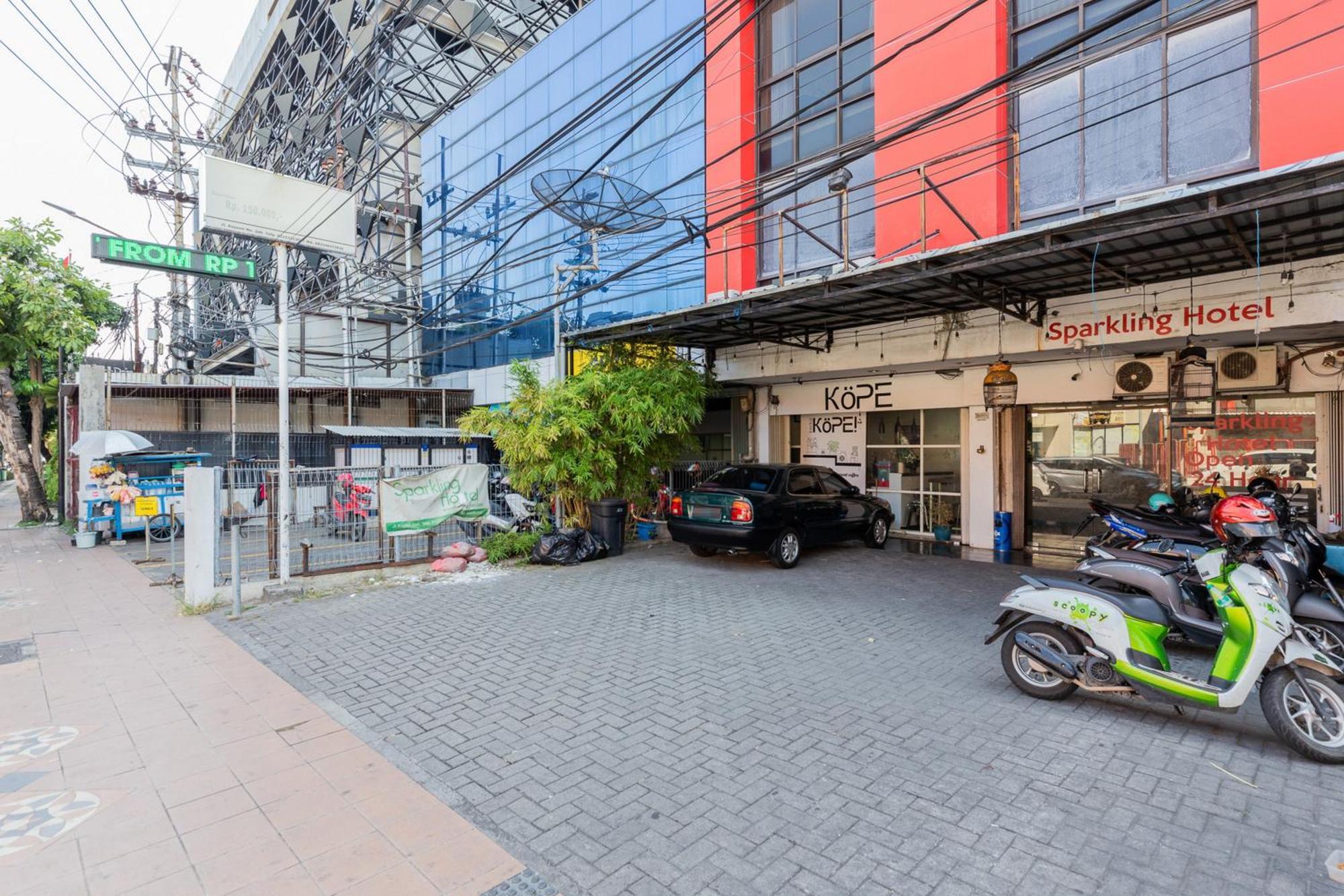 Reddoorz At Sparkling Hotel Surabaya Exterior photo